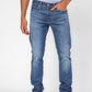 ג'ינס מבית המותג LEVI'S בעל 5 כיסים לאיחסון. גזרה עם סגירת כפתור ורוכסן. אופנתי ומתאים לכל מראה - 2