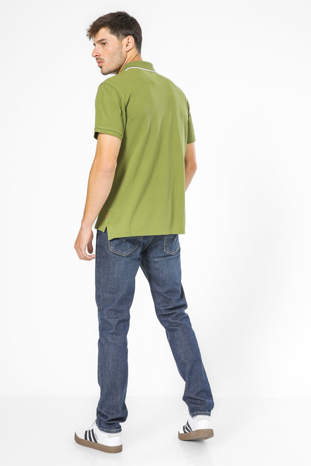 חולצת פולו בצבע ירוק 