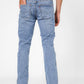 ג'ינס מבית המותג LEVI'S , ג'ינס בעל סגירת רוכסן וכפתור ולולאות חגורה במותן להתאמה אישית, כיסים צידיים ואחוריים לנוחות מירבית. - 4