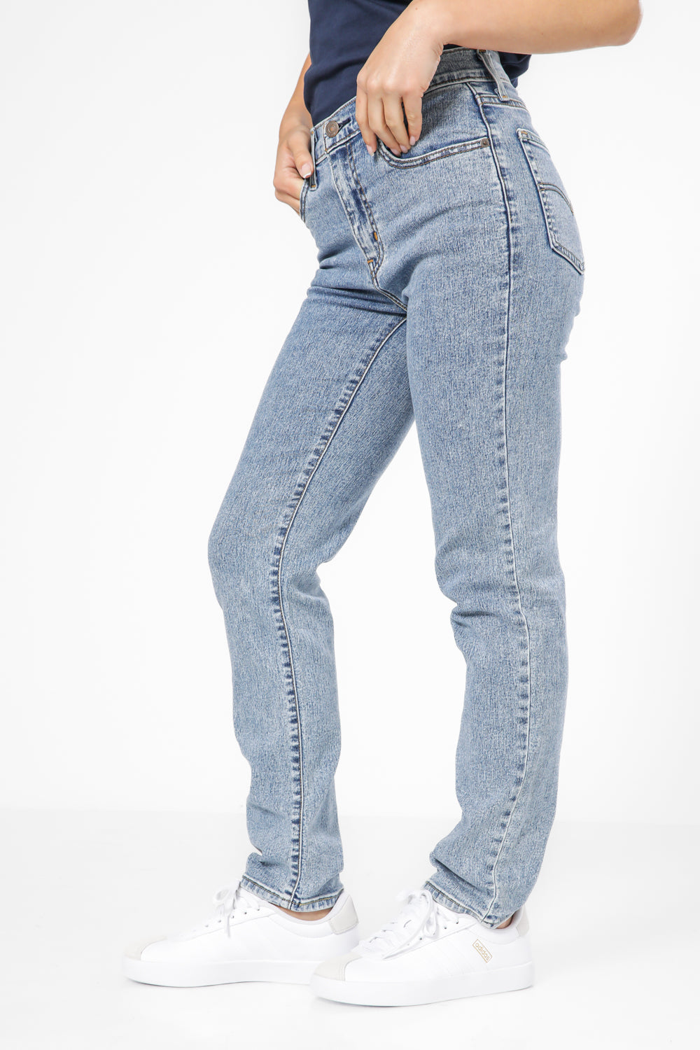 ג'ינס 724 High Rise Straight בצבע כחול בהיר