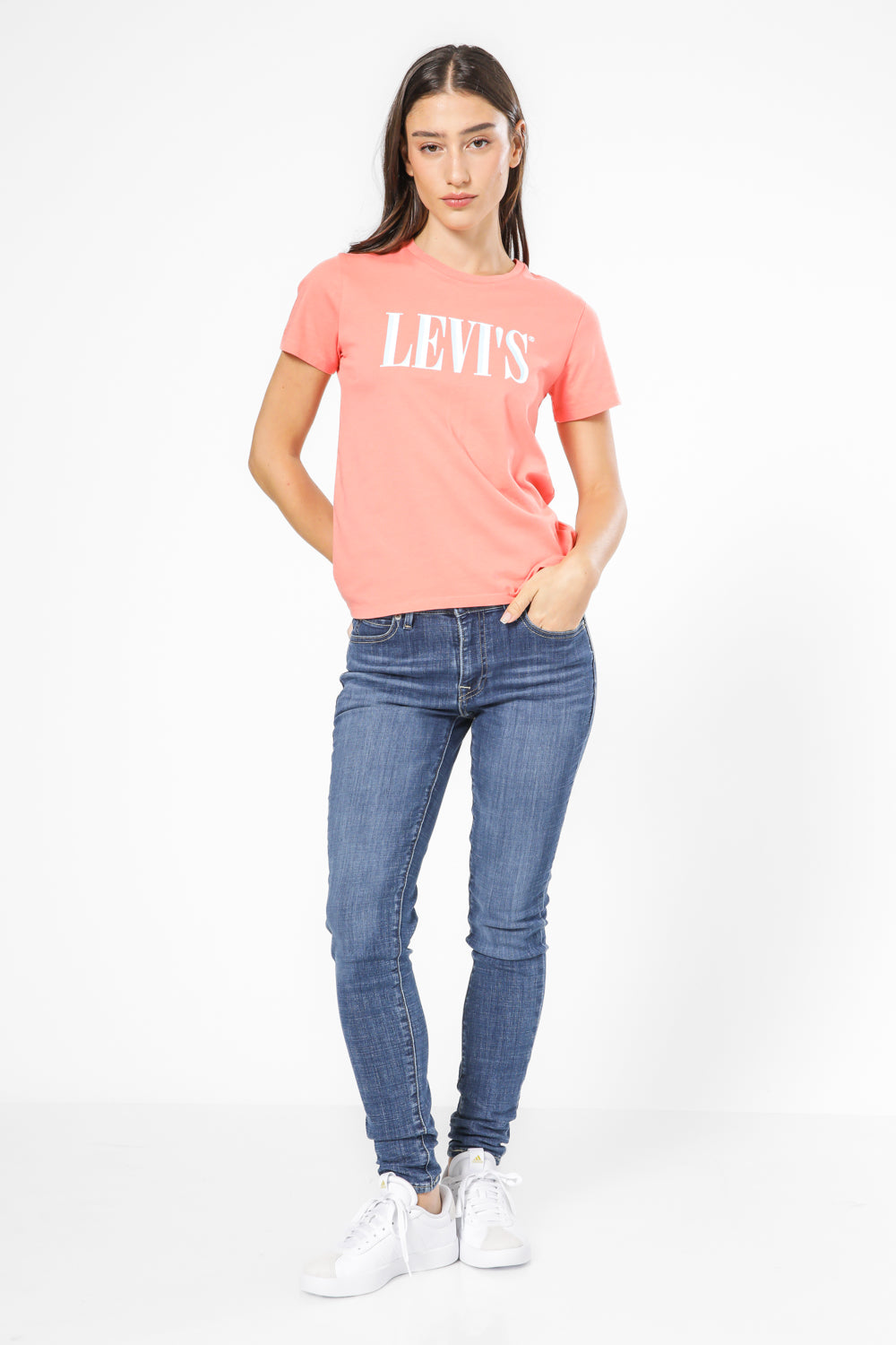 טישירט עם לוגו בצבע אפרסק