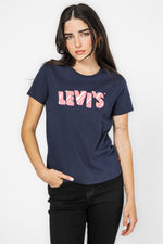 טישירט עם הדפס ורוד בצבע נייבי