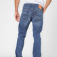 ג'ינס מבית המותג LEVI'S , ג'ינס בעל סגירת רוכסן וכפתור ולולאות חגורה במותן להתאמה אישית, כיסים צידיים ואחוריים לנוחות מירבית. - 2