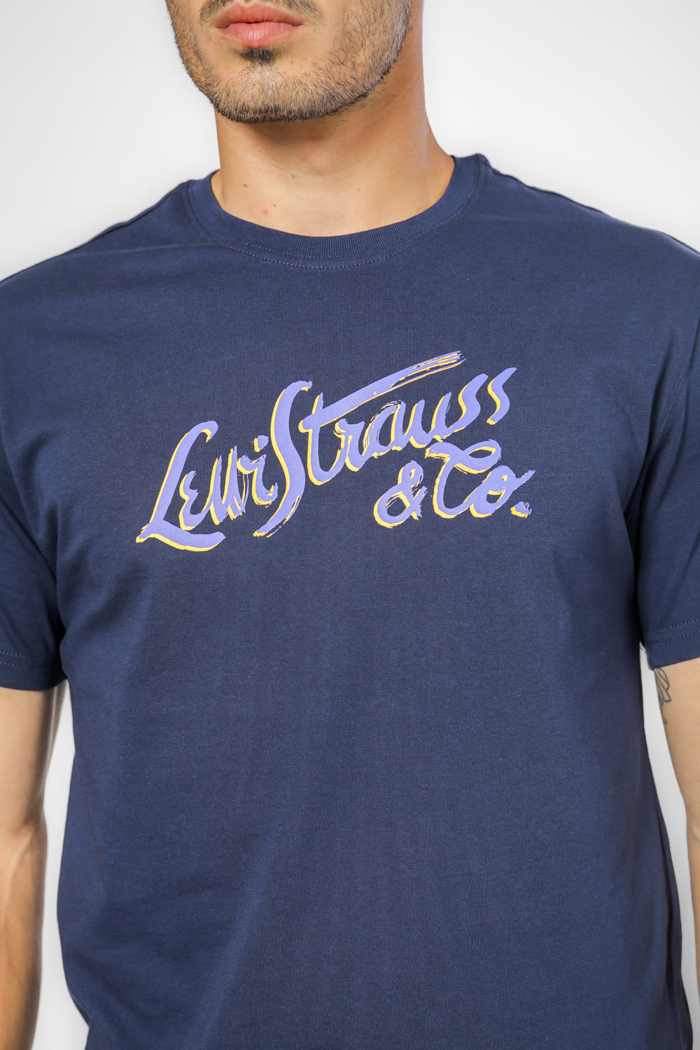 טישירט עם לוגו בצבע נייבי