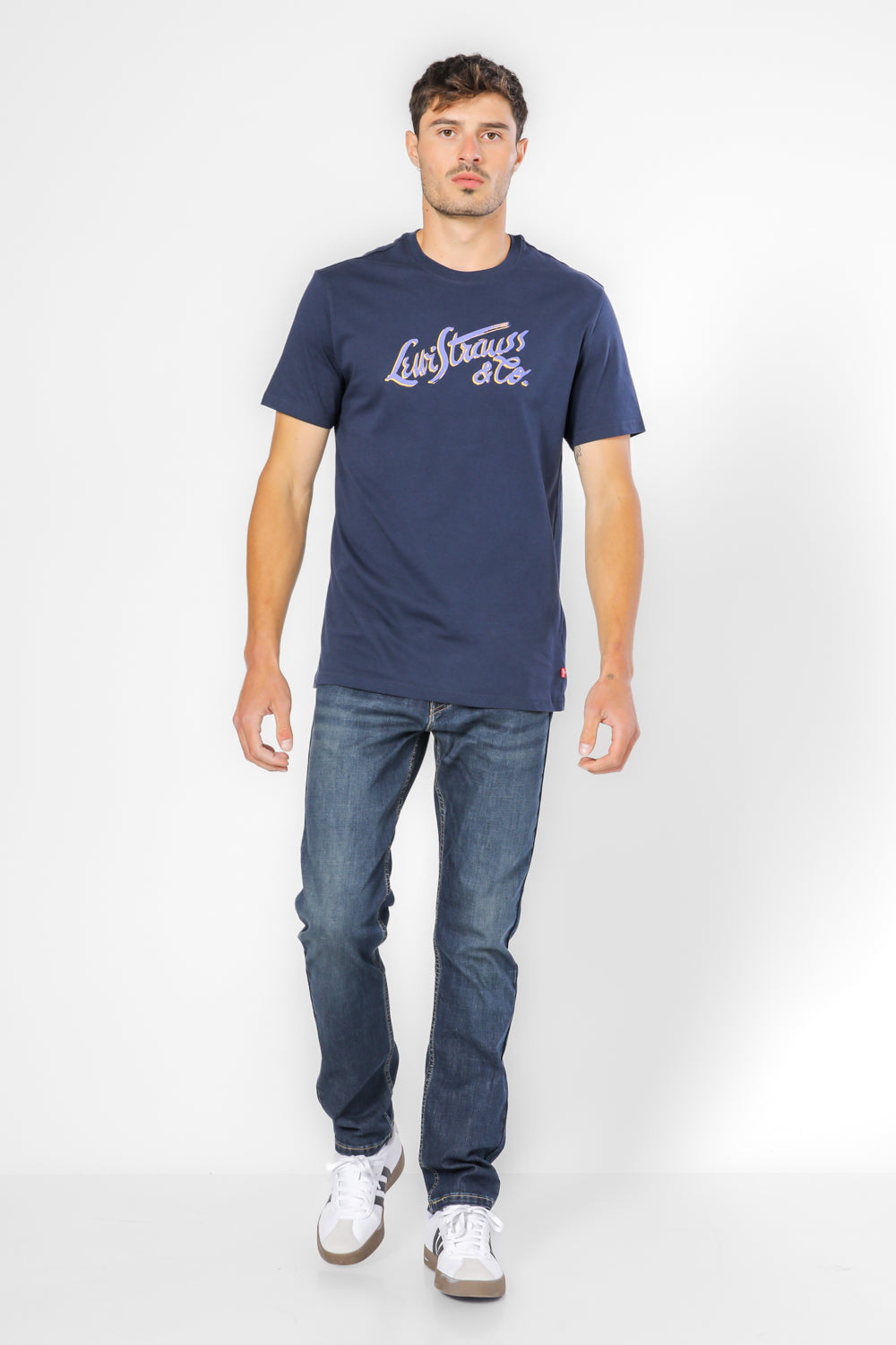 טישירט עם לוגו בצבע נייבי