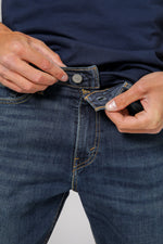 ג'ינס 511 SLIM בצבע כחול כהה