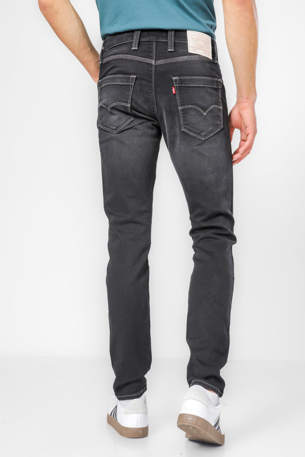 ג'ינס 512 בצבע שחור