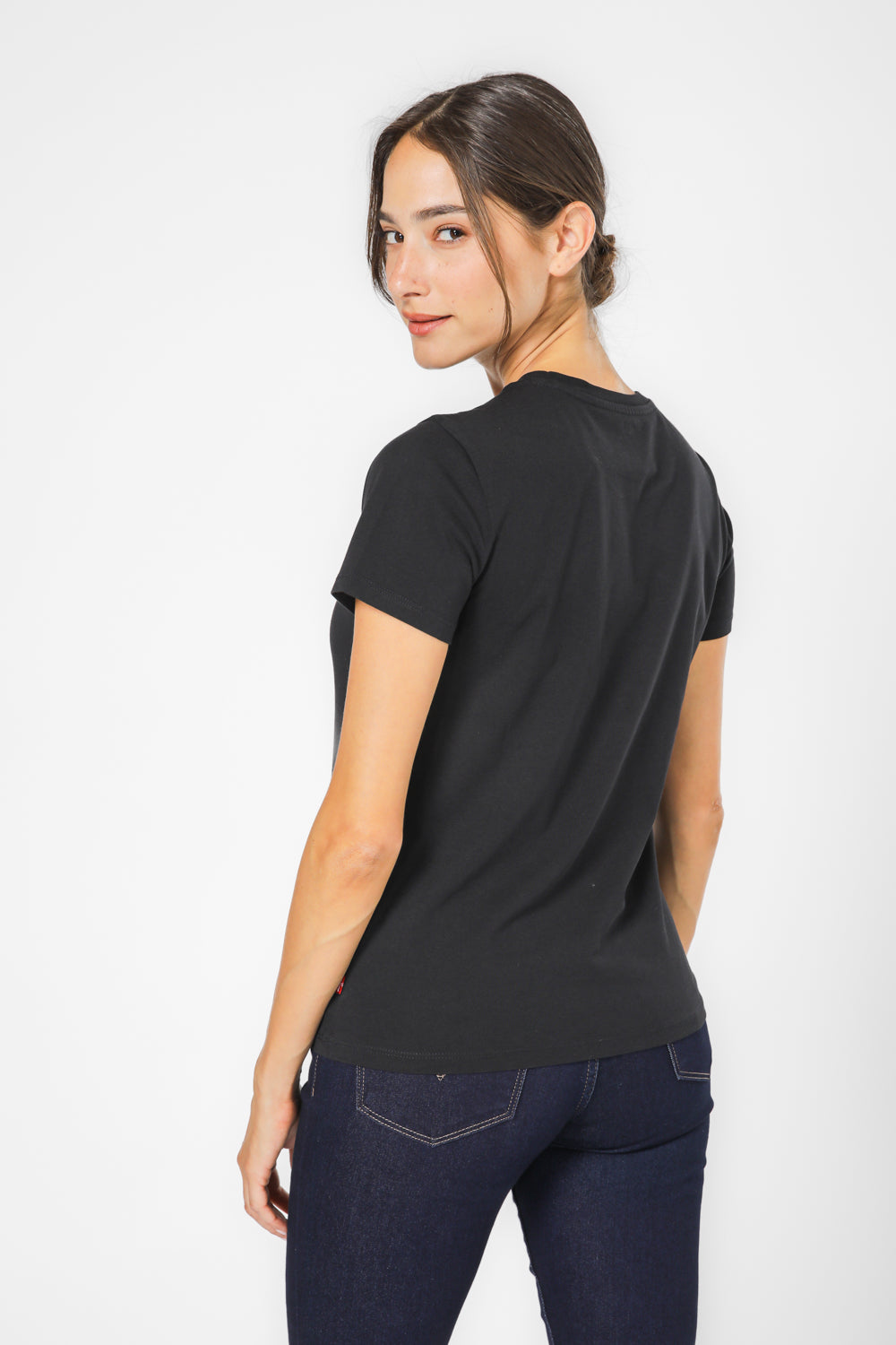 טישירט הדפס לוגו בצבע שחור