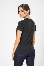 טישירט הדפס לוגו בצבע שחור