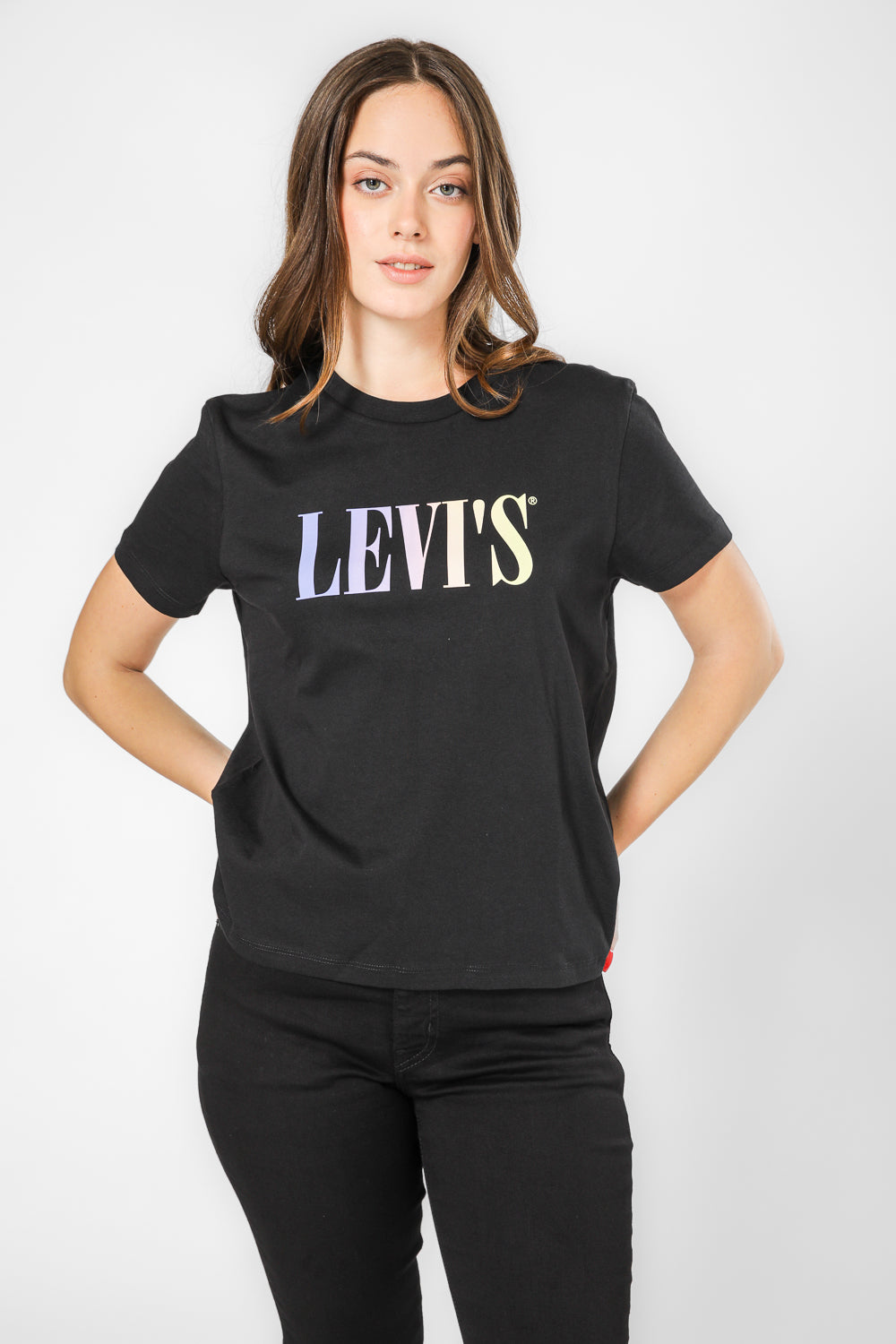 טישירט לנשים בצבע שחור הדפס פסטל בחזית