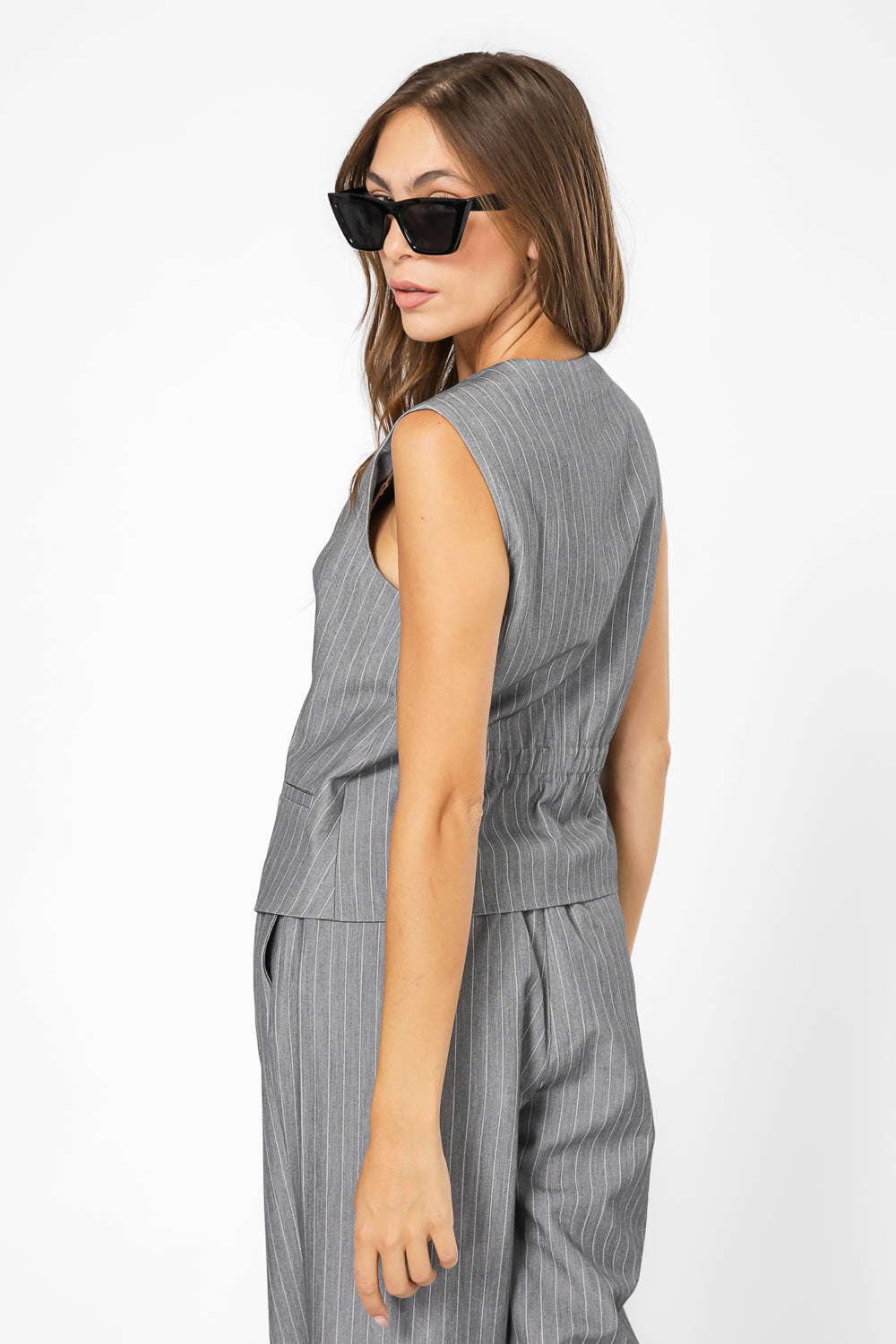 ווסט קצר עם פסים בצבע אפור | קנת קול