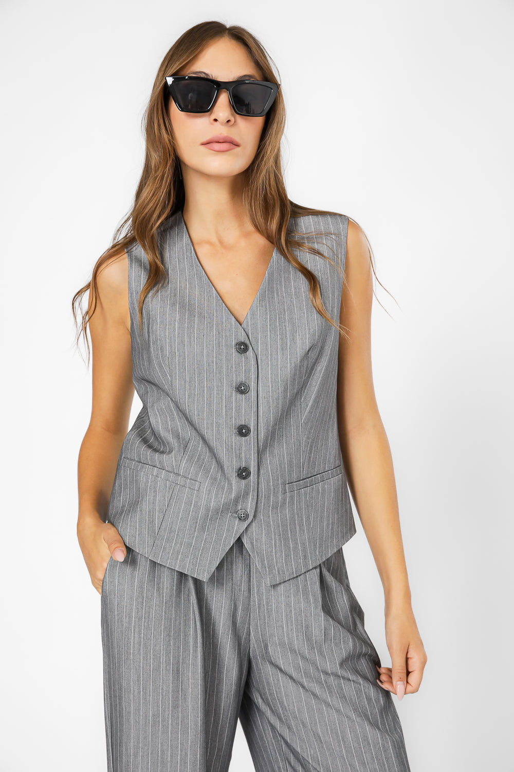 ווסט קצר עם פסים בצבע אפור | קנת קול