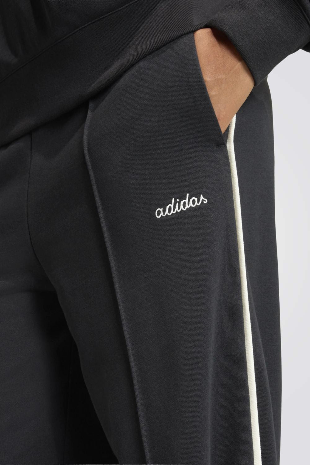 מכנסי טרנינג Seasonal Essentials Colorpop לנשים | אדידס