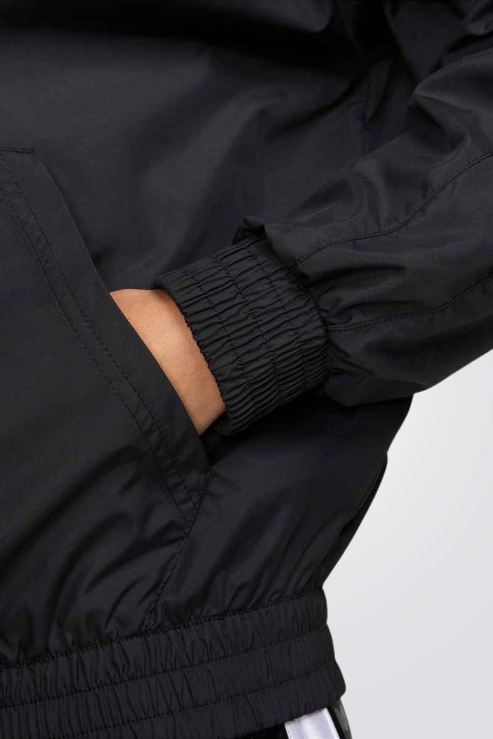 מעיל בגזרה רופפת עם כובע קפוצ'ון לנשים | נייקי