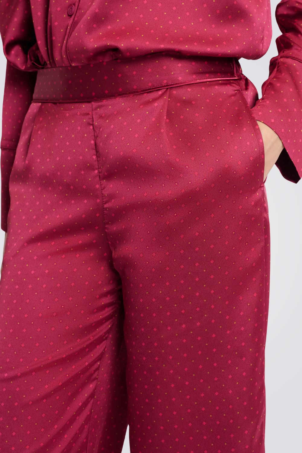 מכנסי פיג’מה סאטן עם הדפס IRREELLE לנשים | איתם