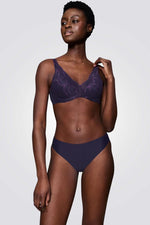 חזיית תחרה מרופדת עם מחשוף עמוק | טריומף