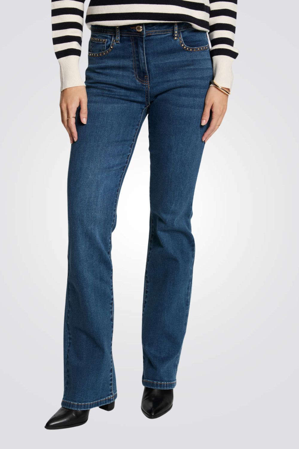 מכנסי ג'ינס מתרחבים