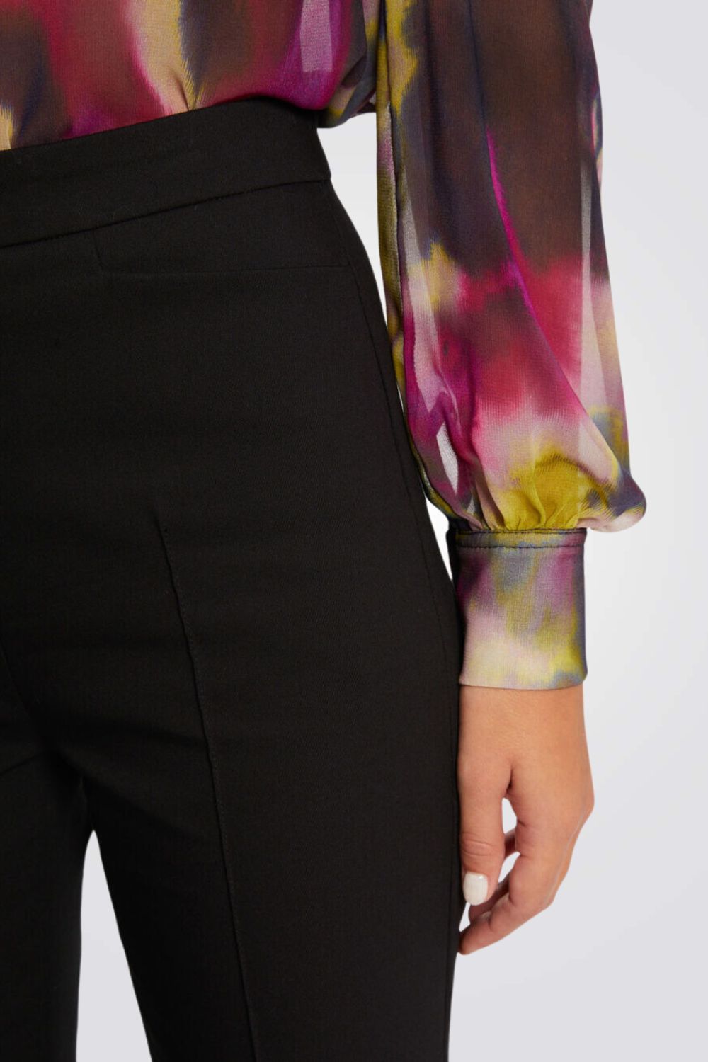 מכנסיים מחויטים פדלפון בצבע שחור