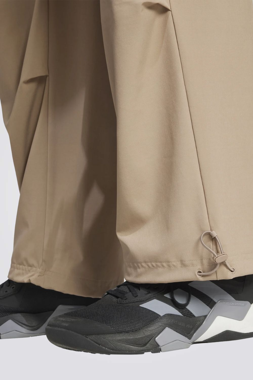 מכנסיים ארוכים בגזרה רחבה לנשים | אדידס 