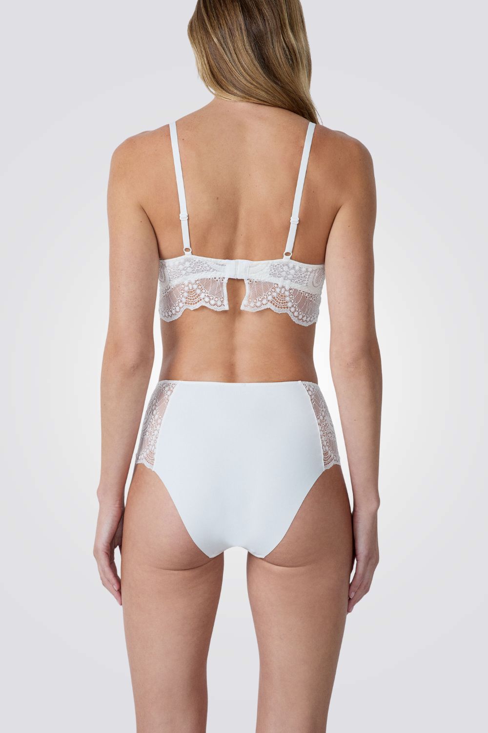 חזיית ריפוד קל PURE INFINI NO4 לנשים