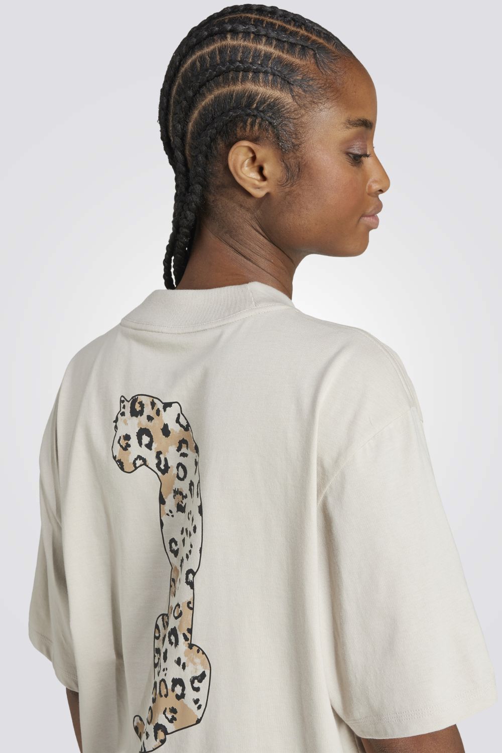 טי שירט אוברסייז מעוצבת לנשים