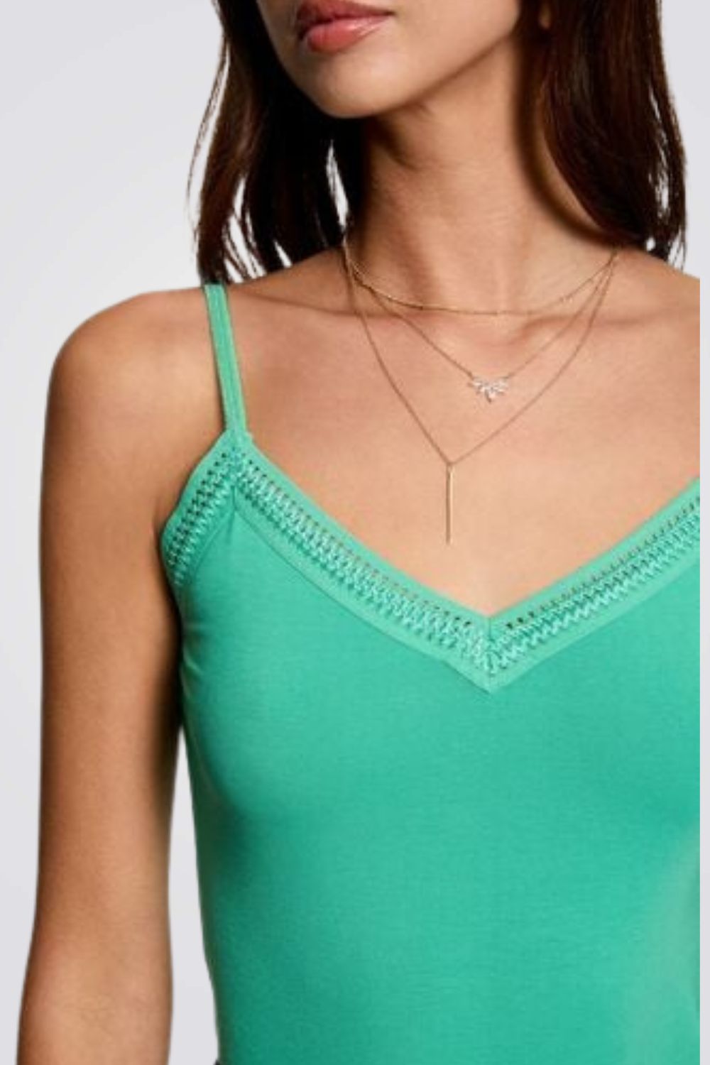 גופיה ירוקה לנשים