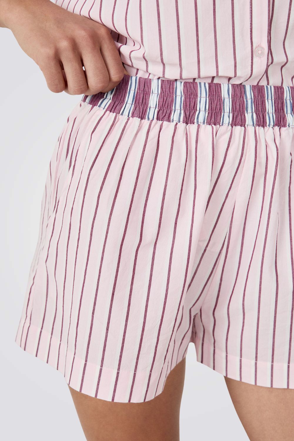 מכנסיים קצרים בהדפס פסים | איתם