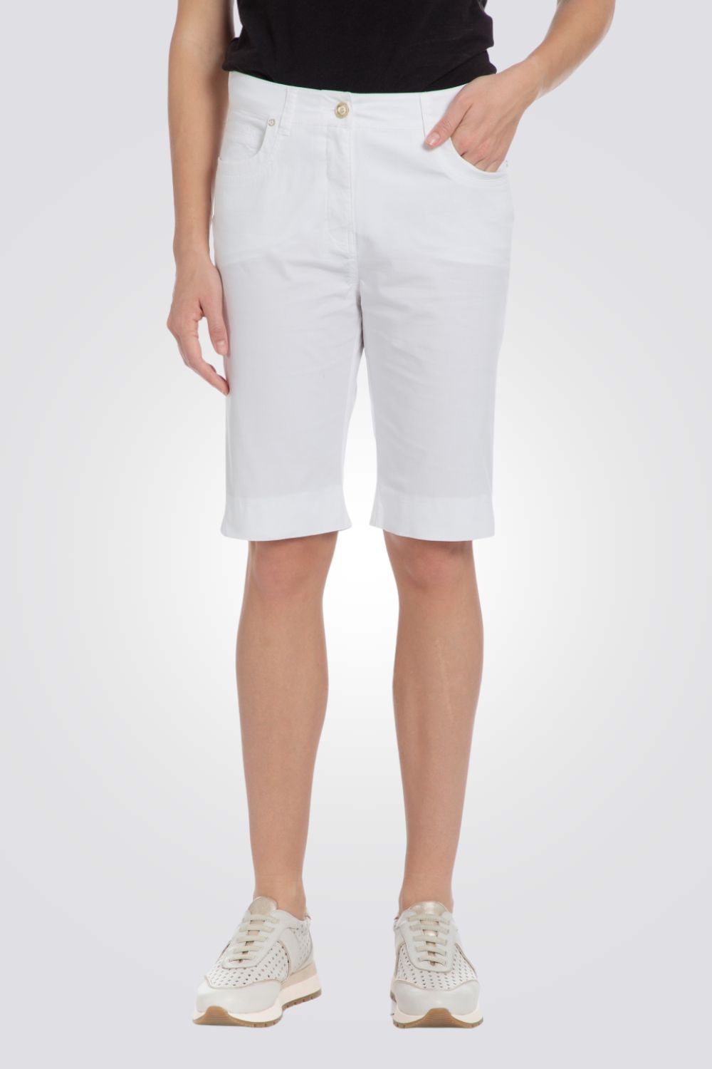 מכנסי ברמודה לנשים