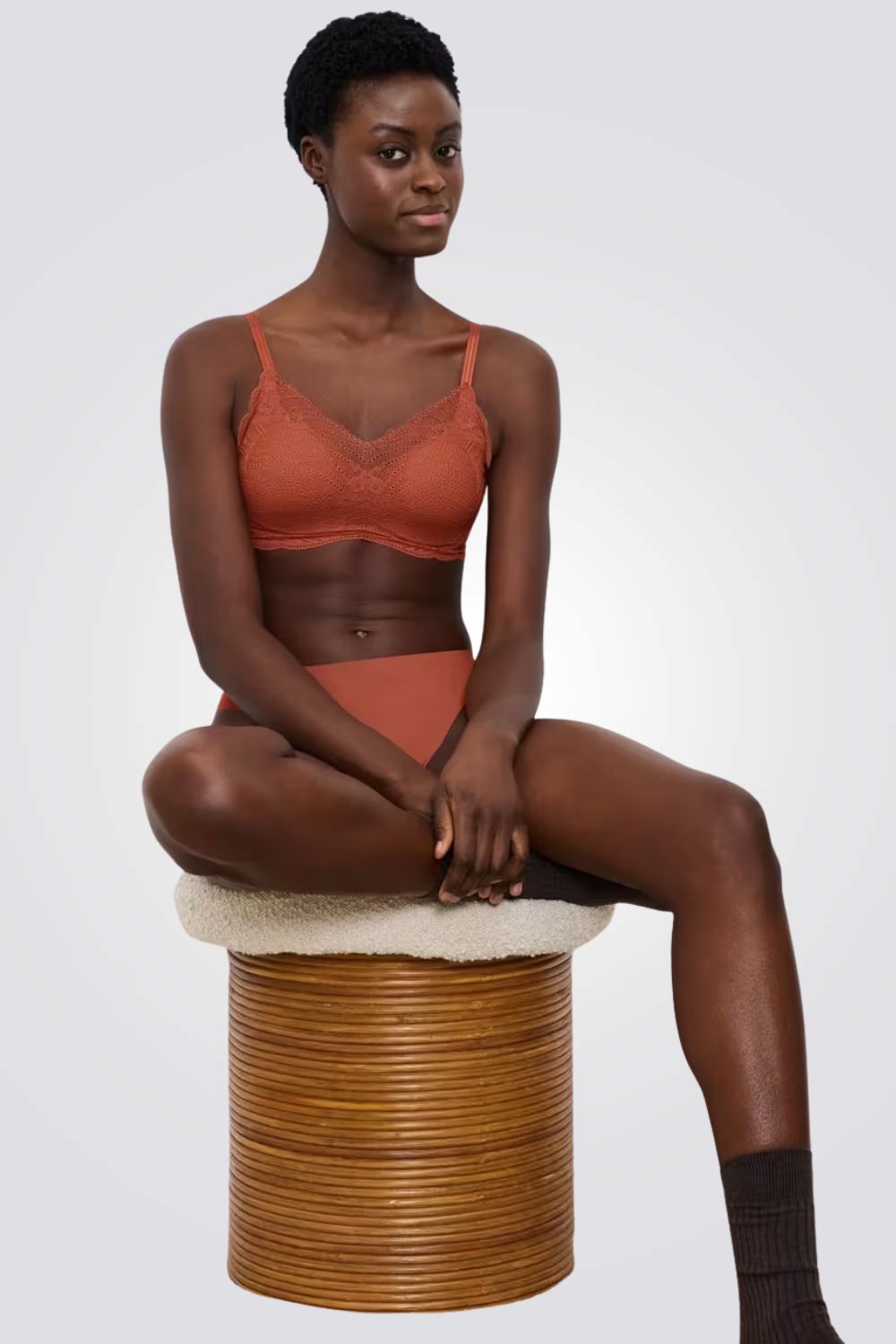 חזיית תחרה עם ריפוד וללא קשת | טריומף