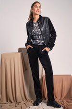 מכנסיים ארוכים בצבע שחור