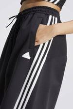 מכנסי טרנינג ארוכים Future Icons בצבע שחור לנשים