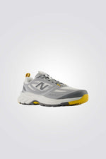 נעלי ספורט בצבע אפור לגברים | ניו באלאנס