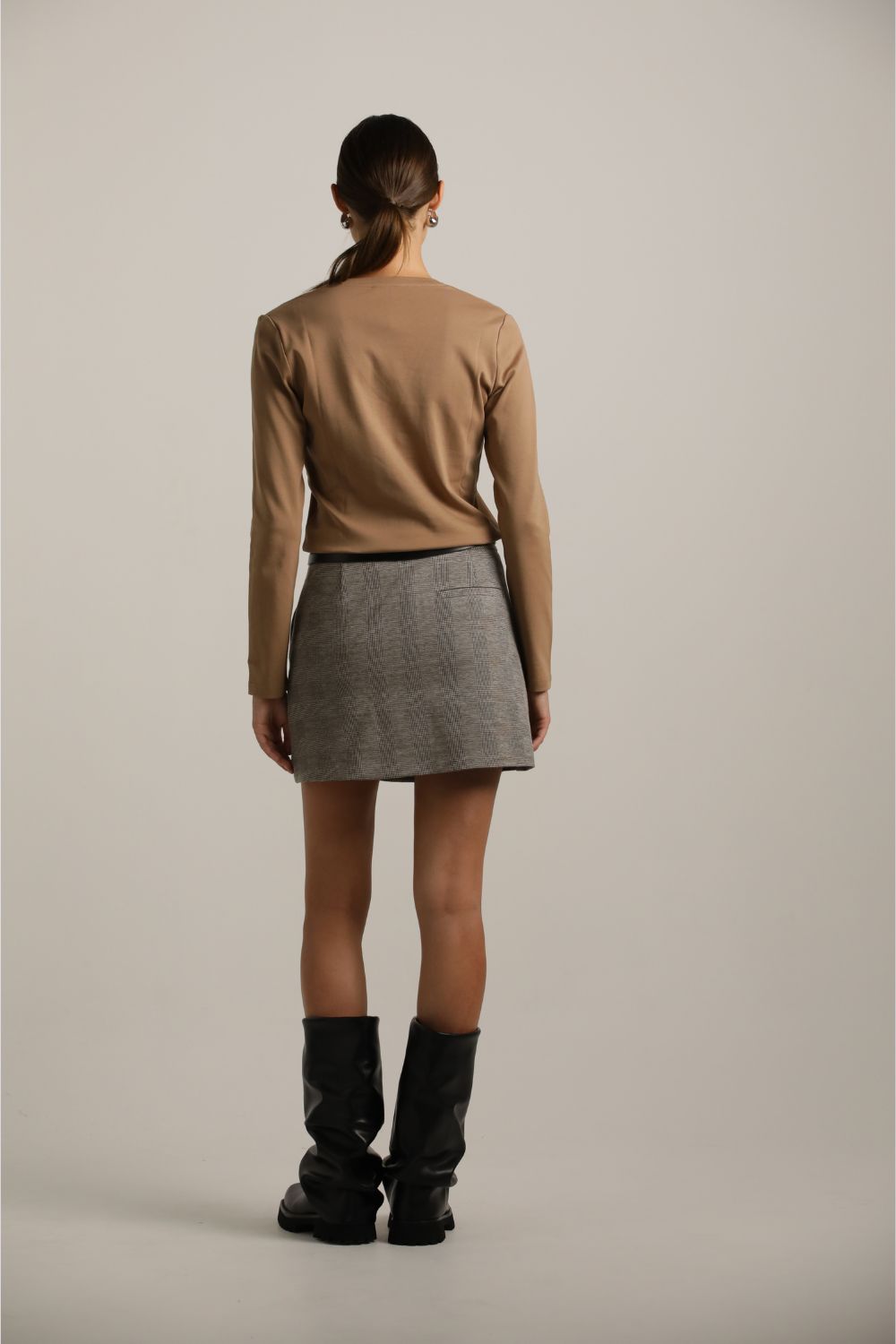 חצאית בגזרת מיני קלאסית | קנת קול