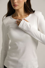 טישירט ארוכה דקה עם סיומת כפפה | קנת קול