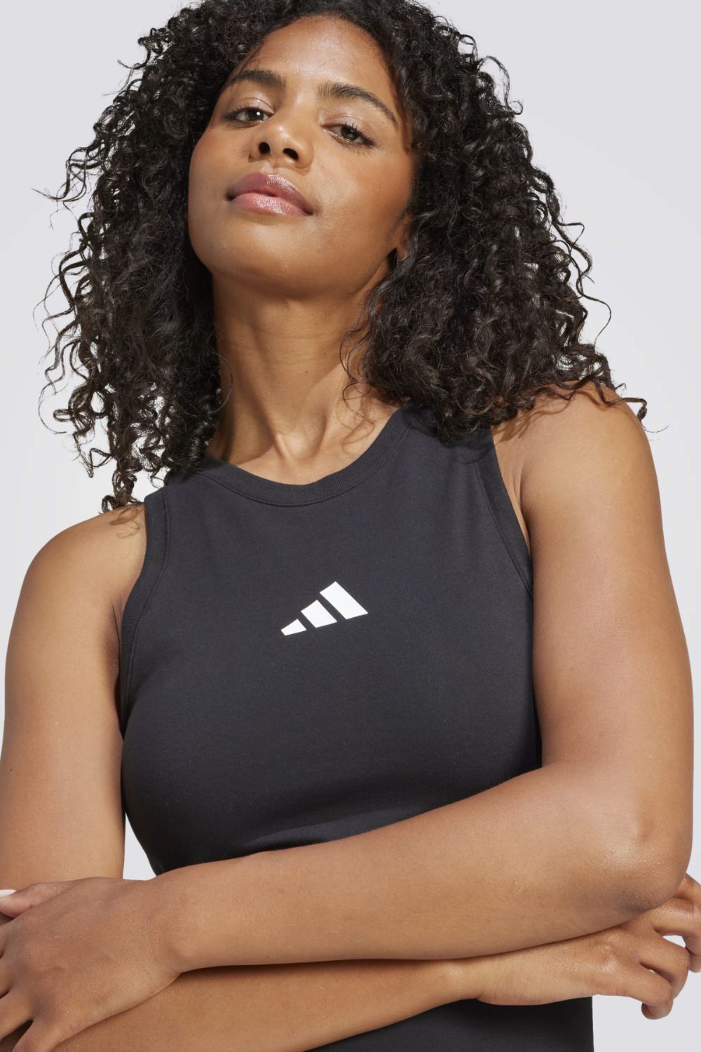 שמלת מיני בגזרה צמודה לנשים | אדידס 