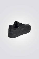 סניקרס בצבע שחור לנשים | אדידס