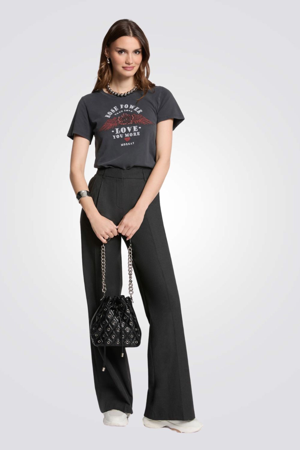 טישירט בצבע אפור כהה הדפס בחזית