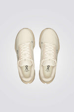 נעלי ריצה בצבע חום | און