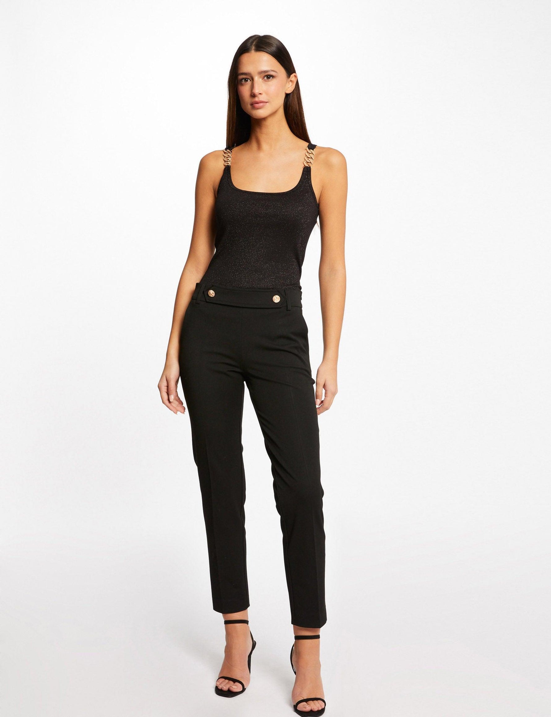 גופייה עם רצועות אבזם בצבע שחור - MASHBIR//365