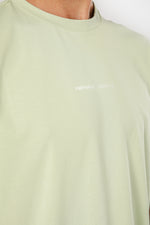 טישירט בצבע ירוק לגברים