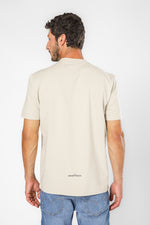 טישירט בצבע שמנת לגברים