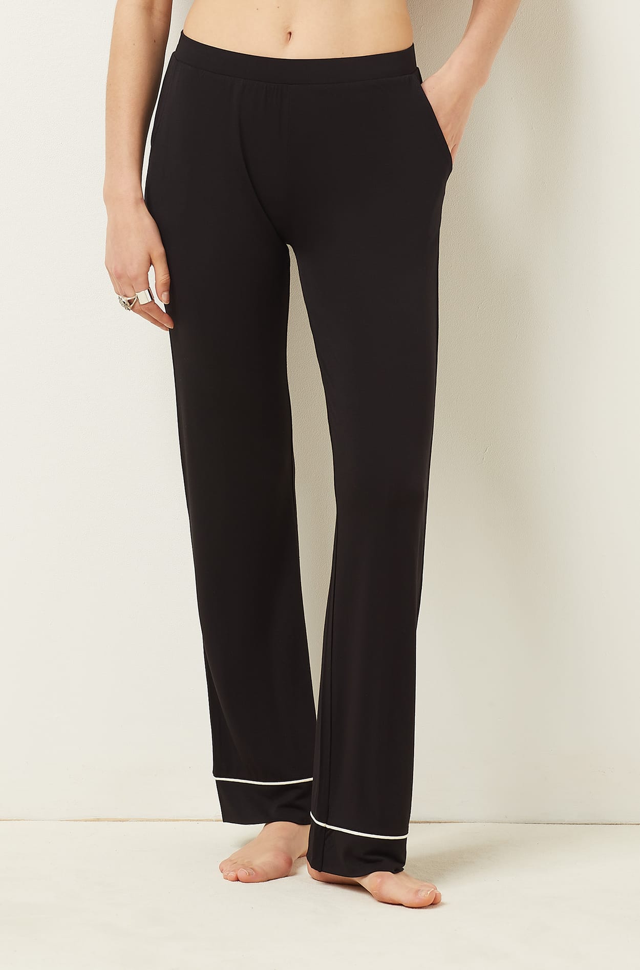 מכנסי פיג'מה ארוכים JAELLE בצבע שחור