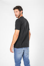 טישירט שחורה לוגו אדום