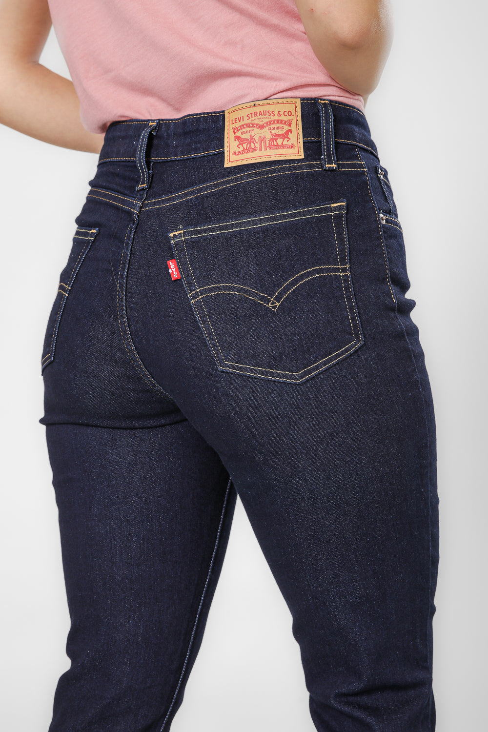 מכנסי ג'ינס סקיני גזרה גבוהה