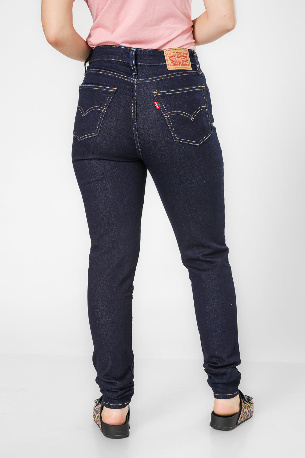 מכנסי ג'ינס סקיני גזרה גבוהה