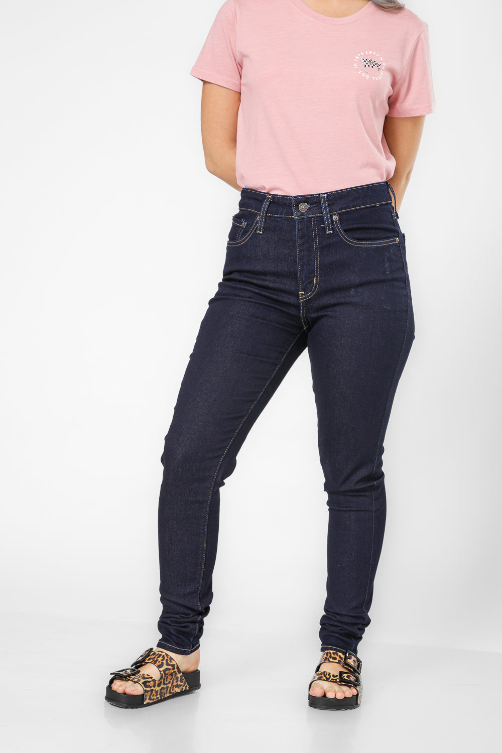 מכנסי ג'ינס סקיני גזרה גבוהה