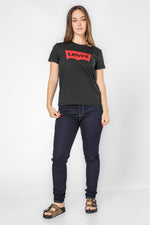 טישירט קלאסי בצבע שחור הדפס לוגו בחזית