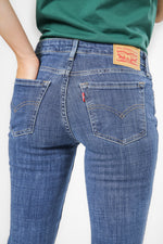 ג'ינס לנשים 711 SKINNY בצבע כחול