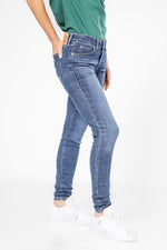 ג'ינס לנשים 711 SKINNY בצבע כחול