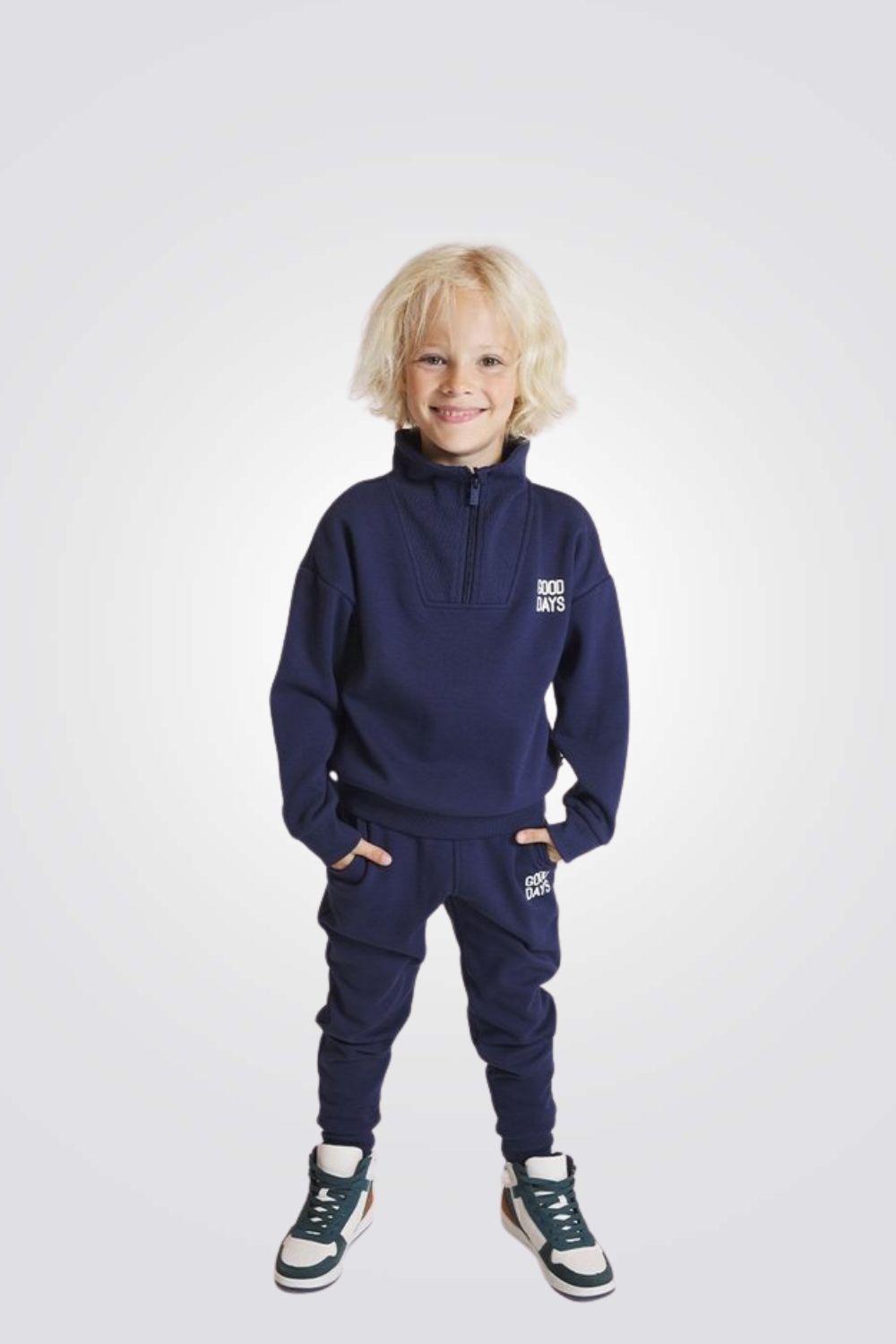 מכנסי טרנינג לילדים בצבע נייבי